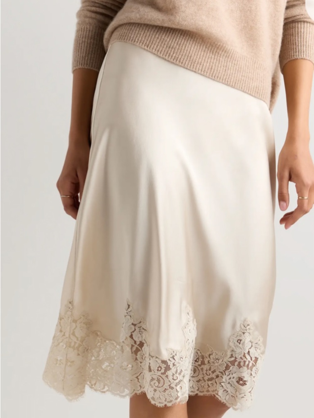 QUINCE SILK LACE SKIRT NWT    XS 
Cream Lace-Hem Satin Midi Skirt, washable. - Picture 4 of 8
